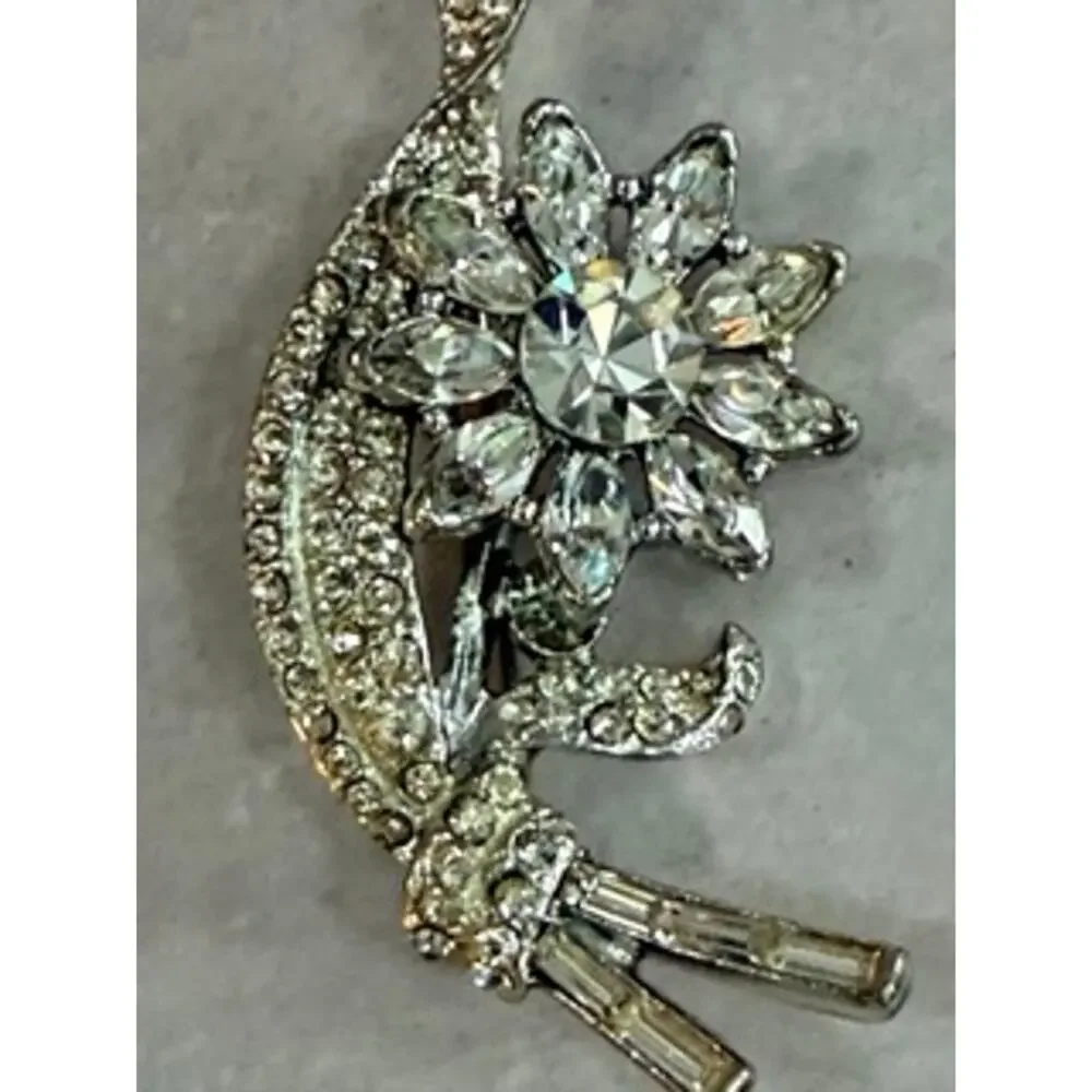 Clear Rhinestone Floral Spray Brooch Silver Tone Vintage Style Statement Pin
